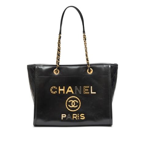 The Chanel Deauville Tote, An Ode to the French 